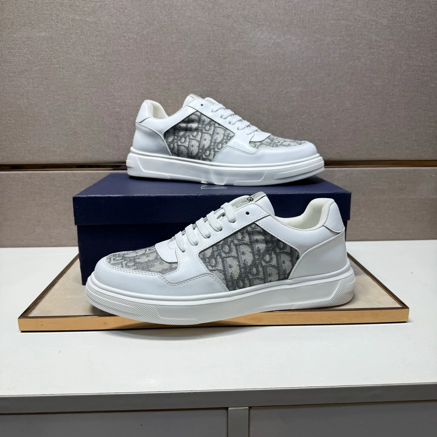 ⬛️Men's shoes 💰p400 [Dior~] Men's casual shoes 2025z cabinet sales simultaneously 🔶Size: 38-44 #️⃣ 🔷2 colors🔜The upper is made of multi-material splicing➕Mesh lining, comfortable and breathable, sole: original comfortable and wear-resistant outsole, ⚠️real thing📱photographed🎬real thing is better📢📢📢